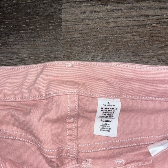 NWOT H&M jeans - Picture 2 of 5
